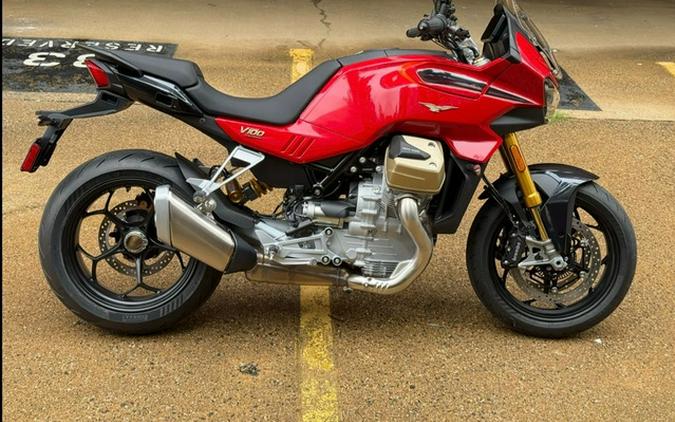 2025 Moto Guzzi V100 Mandello Wind Tunnel