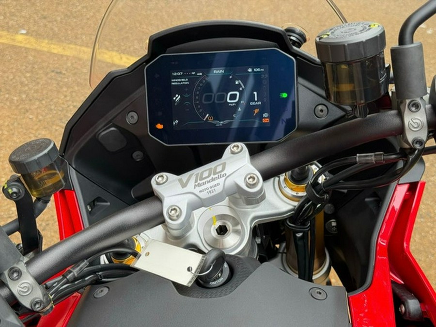2025 Moto Guzzi V100 Mandello Wind Tunnel