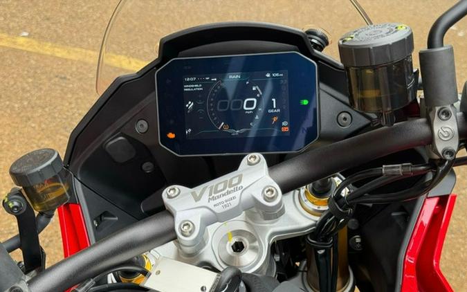 2025 Moto Guzzi V100 Mandello Wind Tunnel
