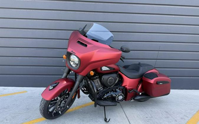 2025 Indian Motorcycle® Chieftain® Dark Horse® w/PowerBand Audio Sunset Red Smoke