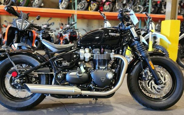 2022 Triumph Bonneville Bobber Jet Black