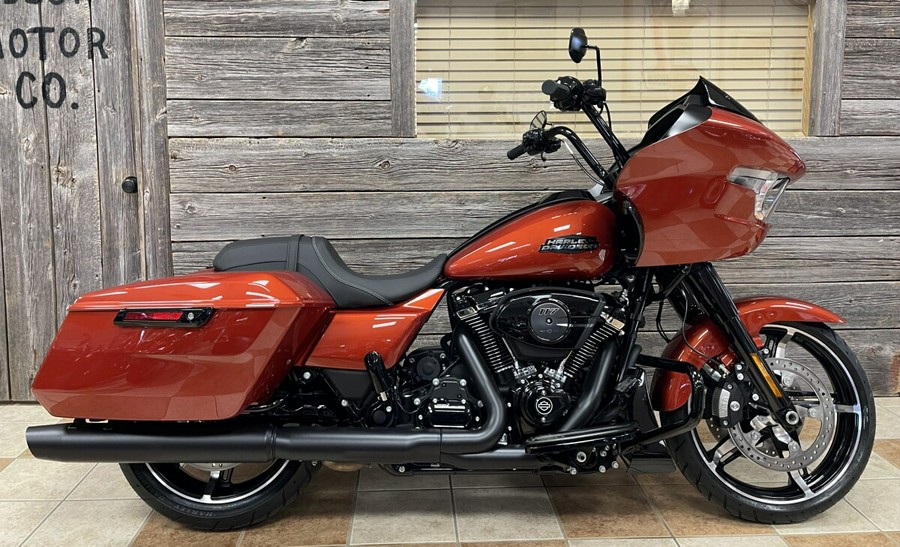 2024 Harley-Davidson Road Glide® Whiskey Fire - Black Finish