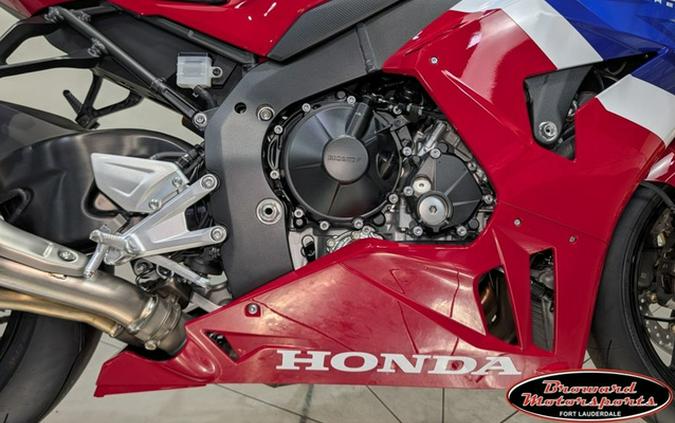 2026 Honda CBR1000RR-R Fireblade SP