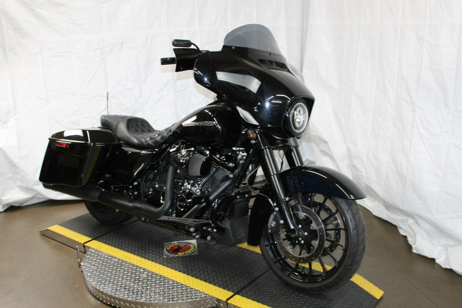 Harley-Davidson® Street Glide® Special 2018 Vivid Black