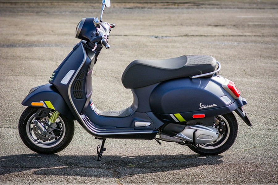 2023 Vespa GTS Super 300 Tech