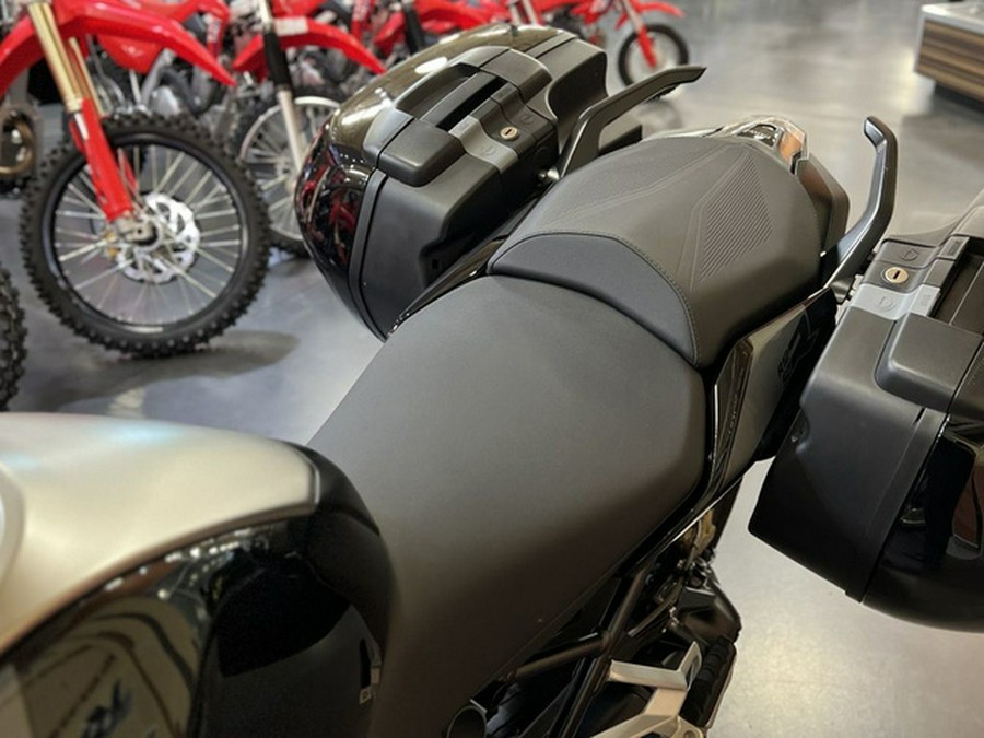 2023 BMW R 1250 R Triple Black