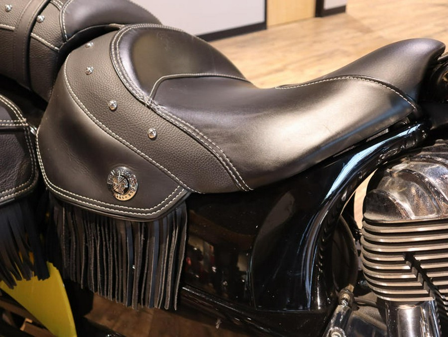 2019 Indian Motorcycle® Chief® Vintage Icon Series Thunder Black/Indian Motorcycle Yellow