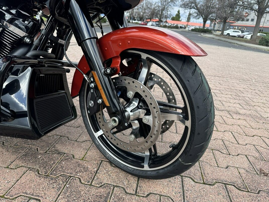 FLTRX 2024 Road Glide™