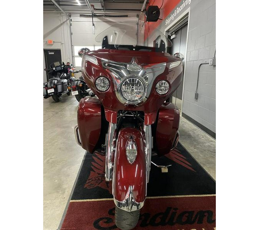 2017 Indian Motorcycle® Roadmaster® Burgundy Metallic