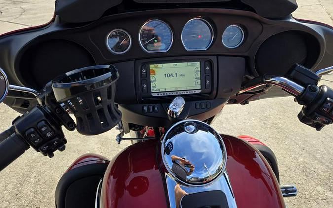 2018 Harley-Davidson® FLHTCUTG - Tri Glide® Ultra