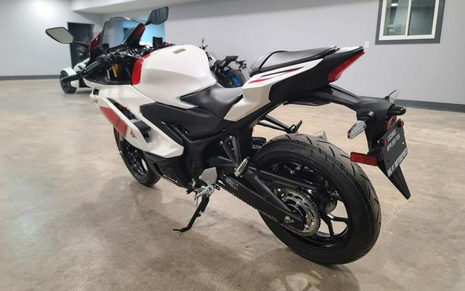 2026 Yamaha YZF R3 70Th Anniversary Edition