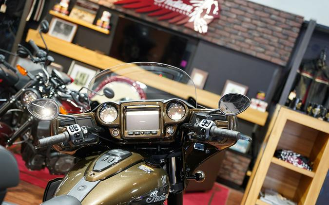 2023 Indian Motorcycle Roadmaster® Dark Horse®