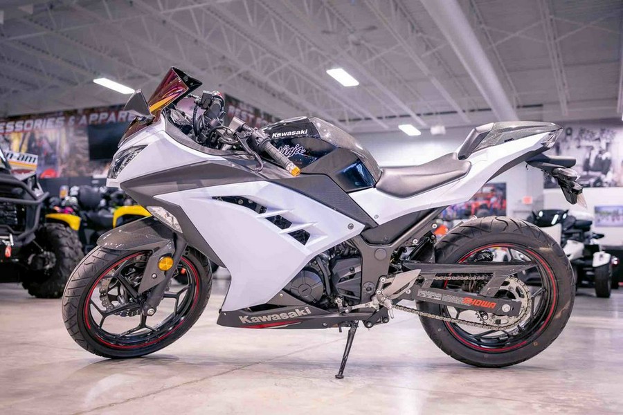 2014 Kawasaki Ninja® 300 SE