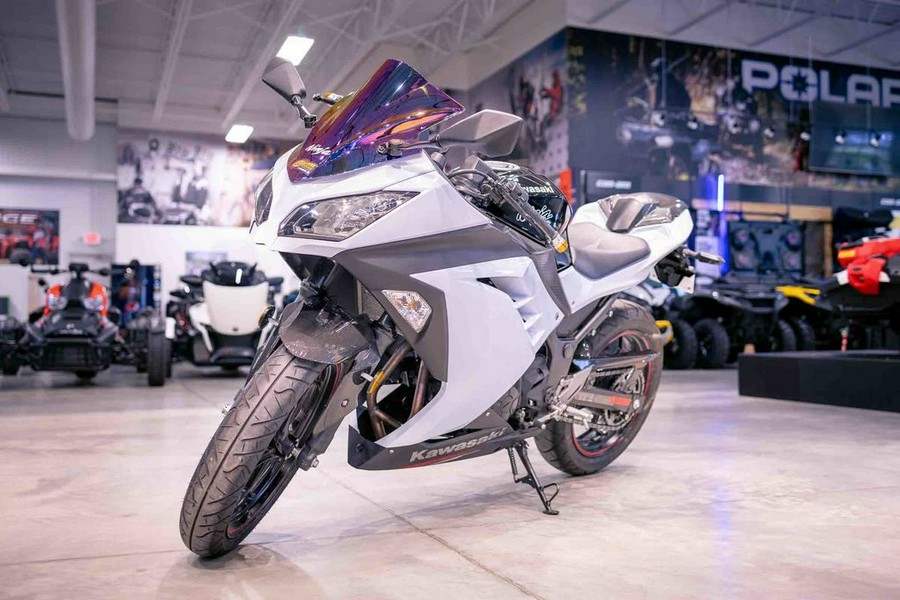 2014 Kawasaki Ninja® 300 SE