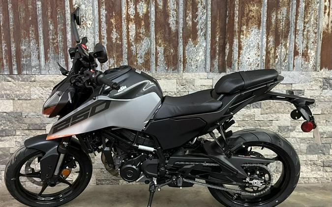 2026 KTM 250 Duke