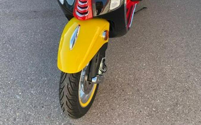 2024 Vespa Primavera 150 Disney Mickey Mouse Edition