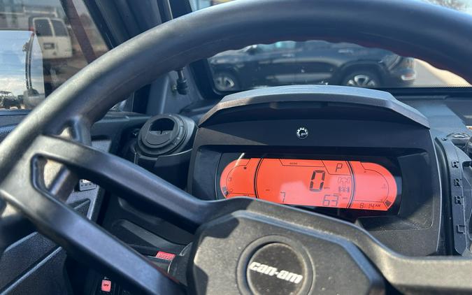 2023 Can-Am Defender Limited