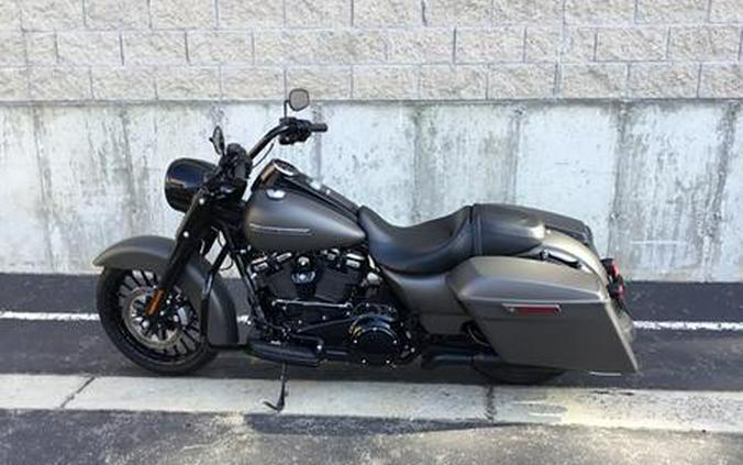 2018 Harley-Davidson® FLHRXS - Road King® Special