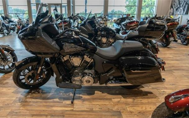 2023 Indian Motorcycle® Challenger® Black Metallic