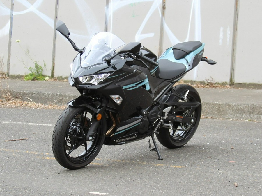 2020 Kawasaki Ninja® 400 Base