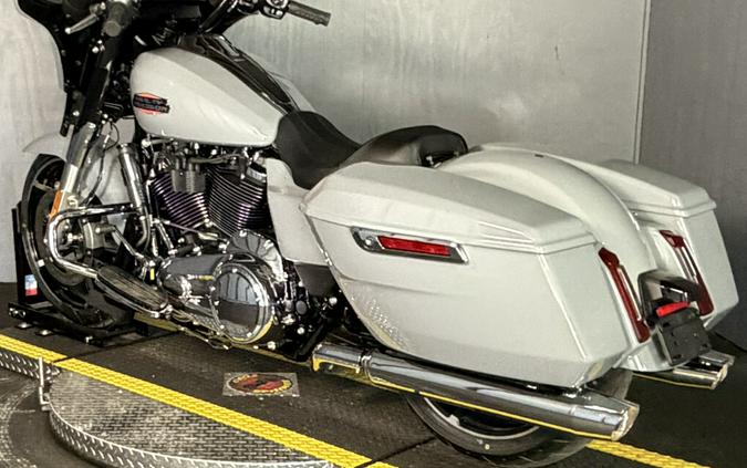 2026 Harley-Davidson® Street Glide® FLHX DRK BILIARD GRY