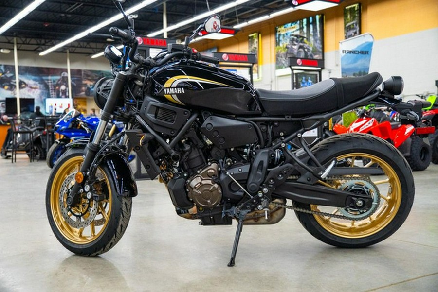 2025 Yamaha XSR 700