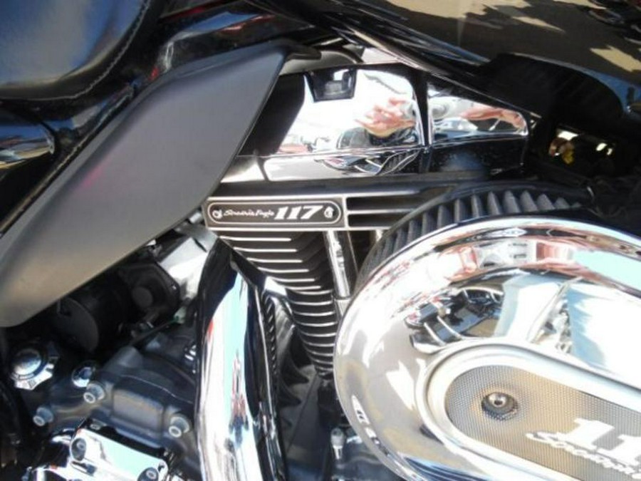 2012 Harley-Davidson® FLHTCUSE7 SCREAMIN EAGLE