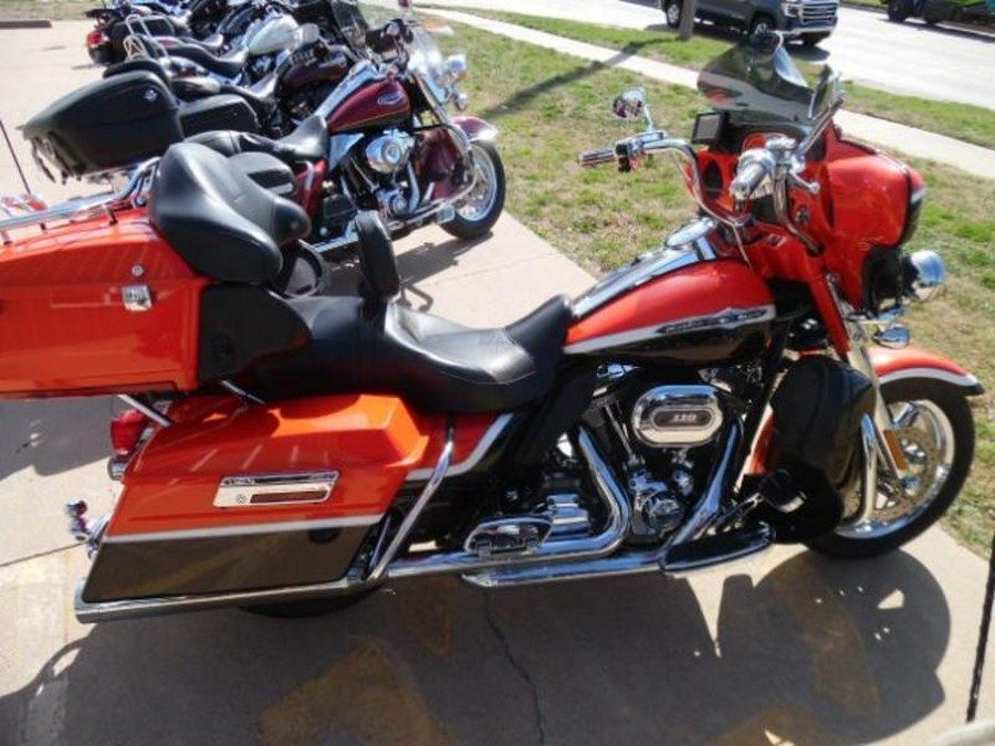 2012 Harley-Davidson® FLHTCUSE7 SCREAMIN EAGLE