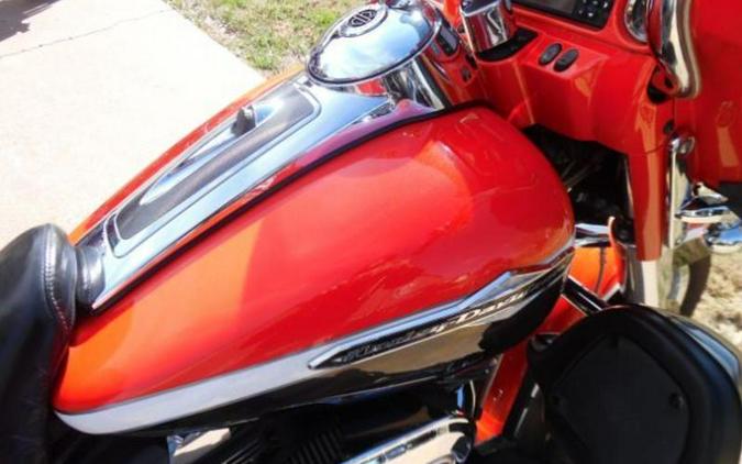 2012 Harley-Davidson® FLHTCUSE7 SCREAMIN EAGLE