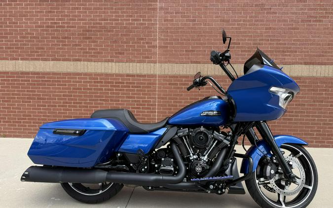2024 Harley-Davidson® Road Glide® Blue Burst - Black Finish
