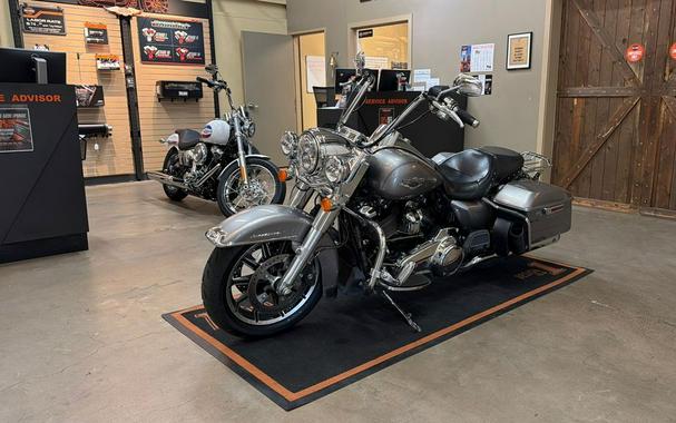 2017 Harley-Davidson Road King® Base