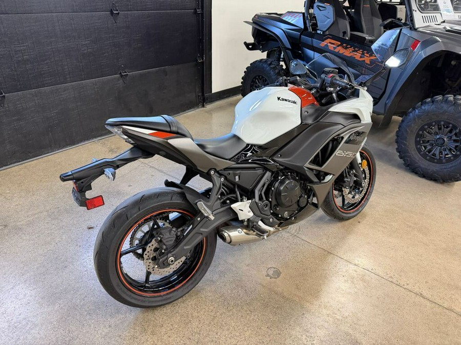 2023 Kawasaki Ninja® 650 Base