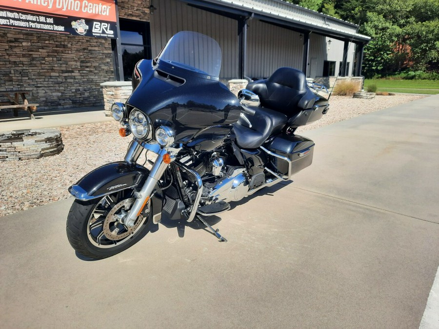 2018 Harley-Davidson® Electra Glide® Ultra Classic® Black Tempest