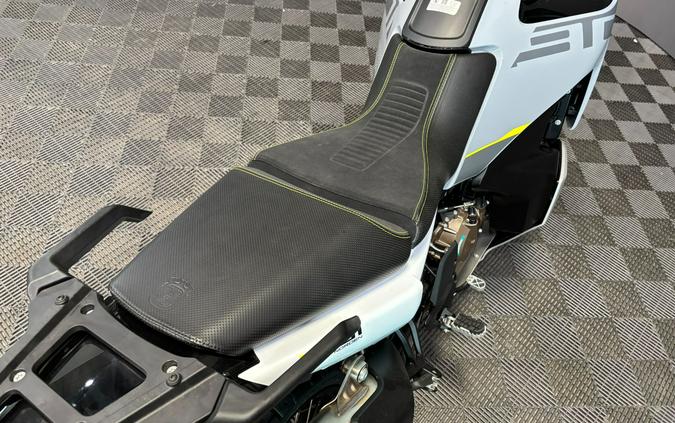 2025 Husqvarna Norden 901