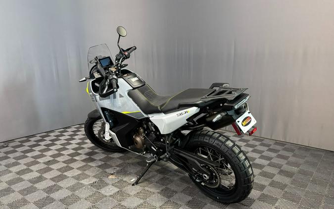 2025 Husqvarna Norden 901