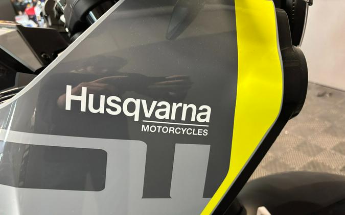 2025 Husqvarna Norden 901