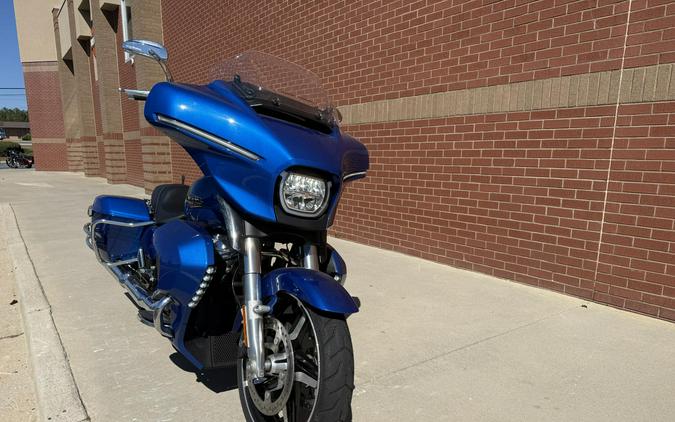 2024 Harley-Davidson® Street Glide® Blue Burst