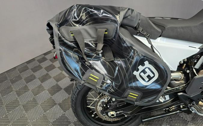 2025 Husqvarna Norden 901 Expedition