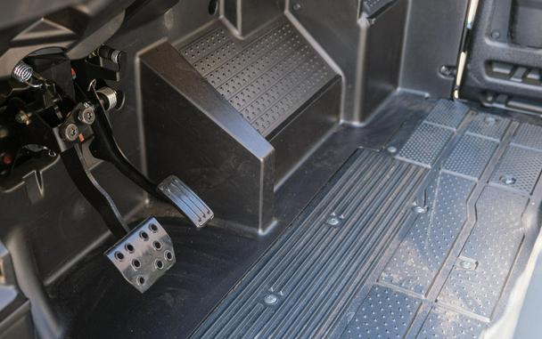 2026 HONDA PIONEER 700 HERO RED