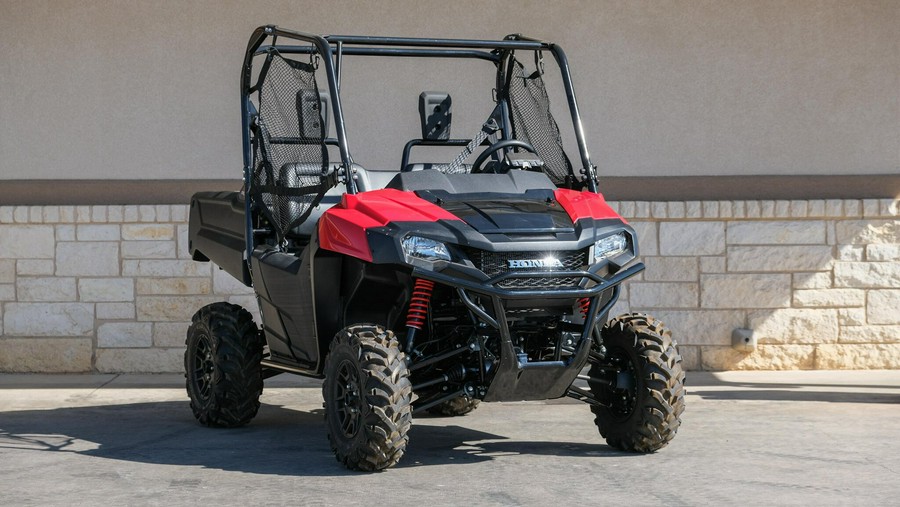2026 HONDA PIONEER 700 HERO RED