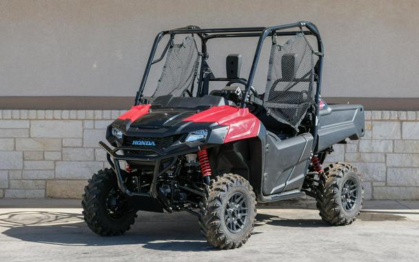2026 HONDA PIONEER 700 HERO RED