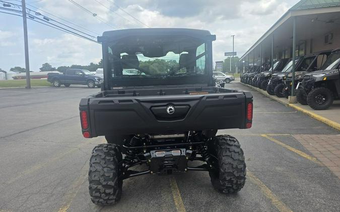 2026 Can-Am® Defender DPS CAB HD9 Compass Green