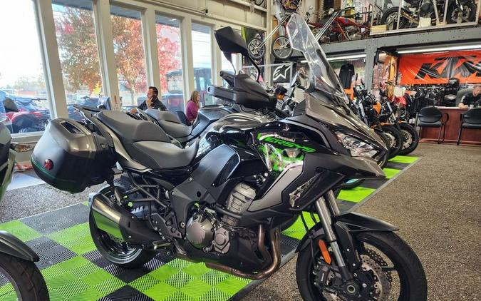 2022 Kawasaki Versys® 1000 SE LT+