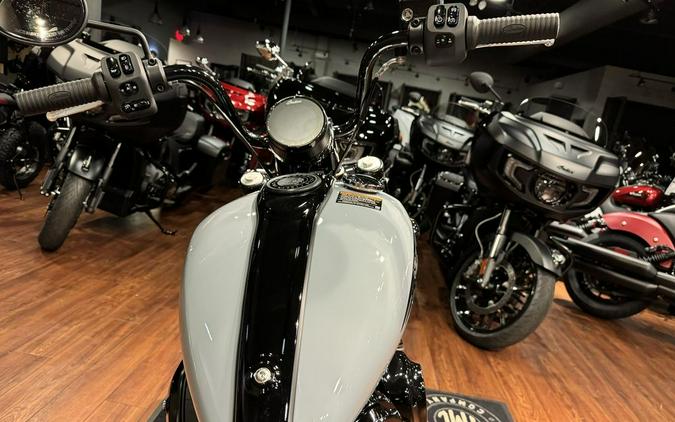 2024 Indian Motorcycle® Chief Bobber Dark Horse® Storm Gray