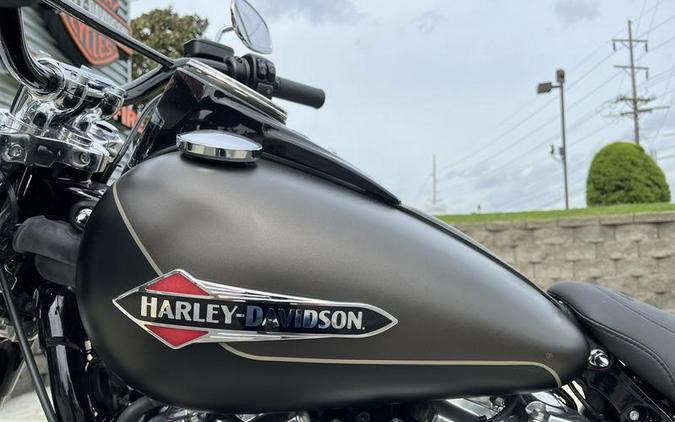 2021 Harley-Davidson® FLSL - Softail Slim®