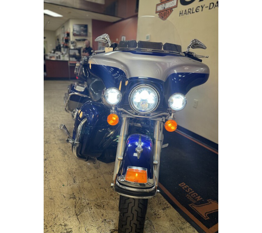 2007 Harley-Davidson Electra Glide® Ultra Classic® Deep Cobalt Pearl & Pewter Pearl