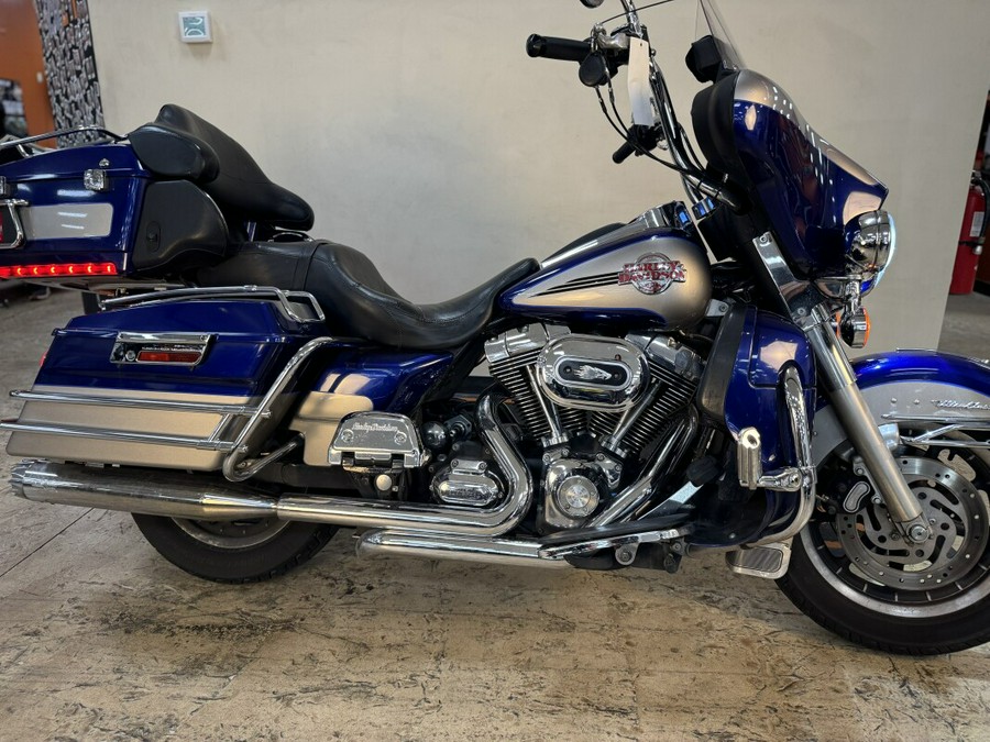 2007 Harley-Davidson Electra Glide® Ultra Classic® Deep Cobalt Pearl & Pewter Pearl