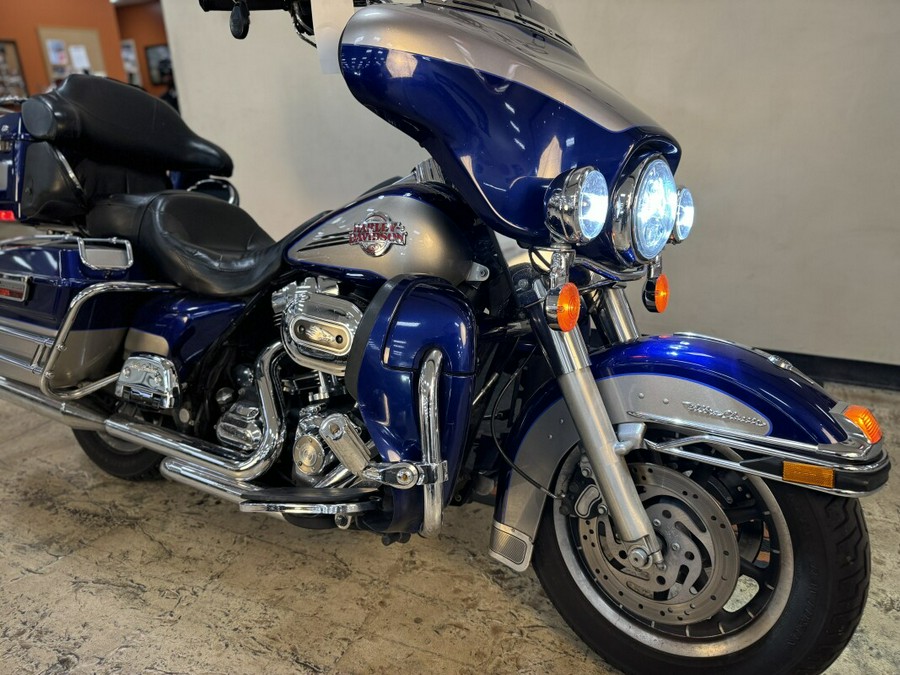 2007 Harley-Davidson Electra Glide® Ultra Classic® Deep Cobalt Pearl & Pewter Pearl