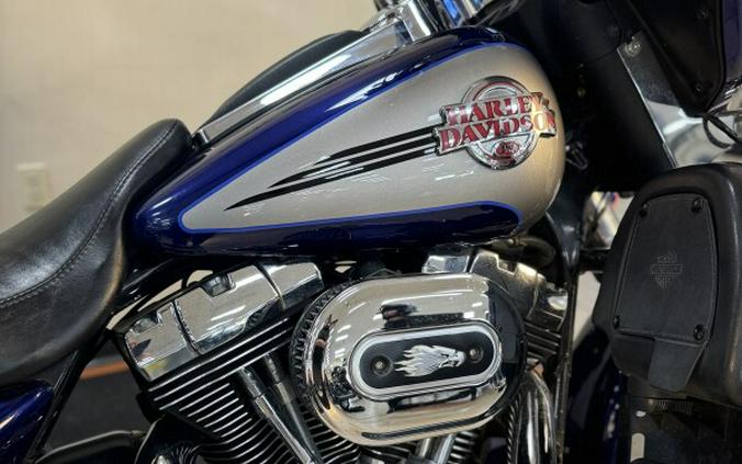 2007 Harley-Davidson Electra Glide® Ultra Classic® Deep Cobalt Pearl & Pewter Pearl