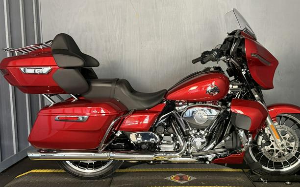 2026 Harley-Davidson® Street Glide Limited FLHXL BRILLIANT RED W/ PINSTRIPE